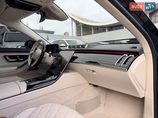 Черный Мерседес С Класс, объемом двигателя 3.98 л и пробегом 1 тыс. км за 214999 $, фото 37 на Automoto.ua