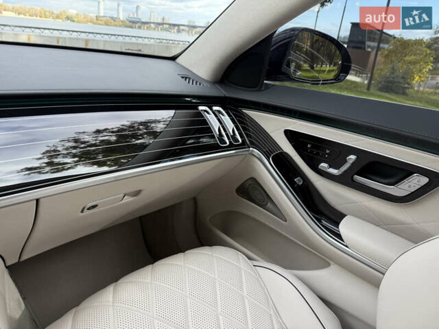 Чорний Мерседес С Клас, об'ємом двигуна 3.98 л та пробігом 13 тис. км за 223000 $, фото 7 на Automoto.ua