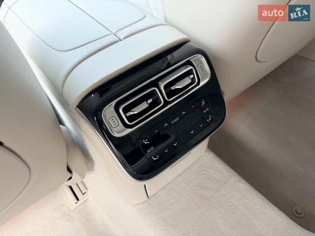 Черный Мерседес С Класс, объемом двигателя 3.98 л и пробегом 1 тыс. км за 214999 $, фото 28 на Automoto.ua