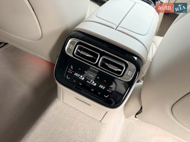 Черный Мерседес С Класс, объемом двигателя 3.98 л и пробегом 1 тыс. км за 214999 $, фото 44 на Automoto.ua