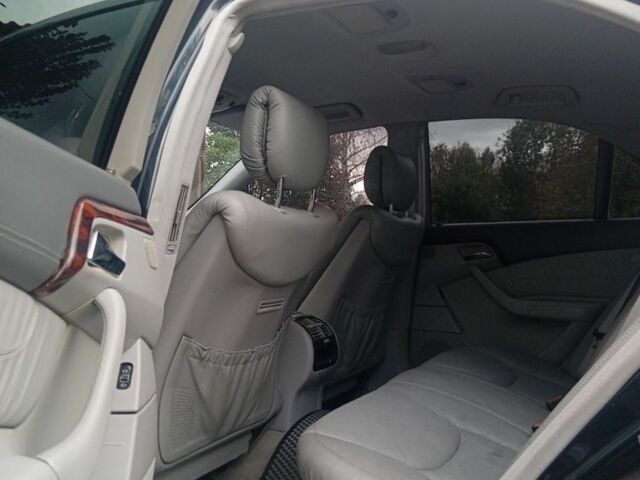 Черный Мерседес С Класс, объемом двигателя 3.2 л и пробегом 321 тыс. км за 4500 $, фото 6 на Automoto.ua