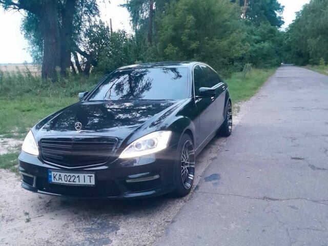 Чорний Мерседес С Клас, об'ємом двигуна 5 л та пробігом 270 тис. км за 10700 $, фото 4 на Automoto.ua