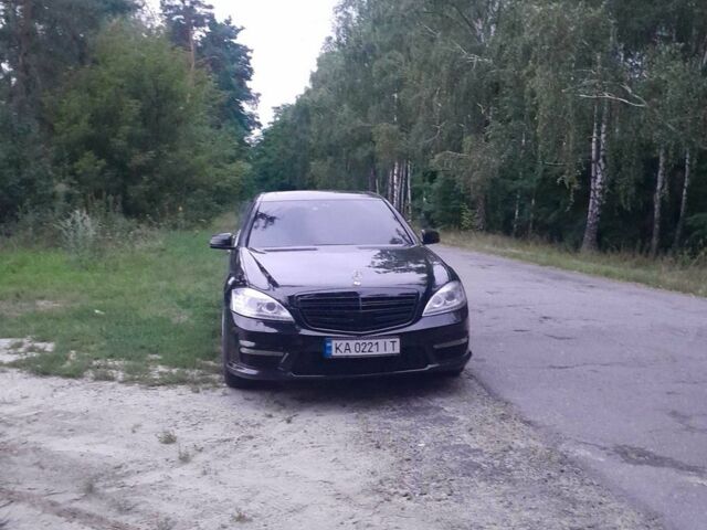 Чорний Мерседес С Клас, об'ємом двигуна 5 л та пробігом 270 тис. км за 10700 $, фото 2 на Automoto.ua