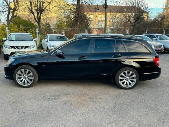 Черный Мерседес С Класс, объемом двигателя 2.2 л и пробегом 240 тыс. км за 10000 $, фото 9 на Automoto.ua