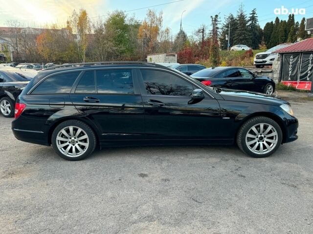 Черный Мерседес С Класс, объемом двигателя 2.2 л и пробегом 240 тыс. км за 10000 $, фото 4 на Automoto.ua
