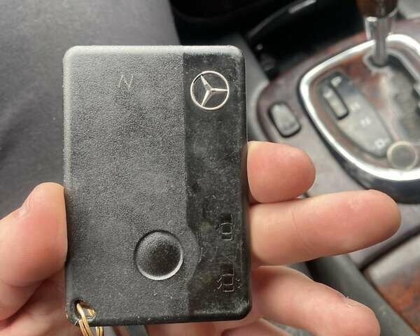 Фиолетовый Мерседес С Класс, объемом двигателя 3.2 л и пробегом 350 тыс. км за 3500 $, фото 7 на Automoto.ua