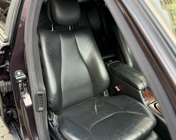 Фіолетовий Мерседес С Клас, об'ємом двигуна 3.2 л та пробігом 398 тис. км за 5500 $, фото 19 на Automoto.ua