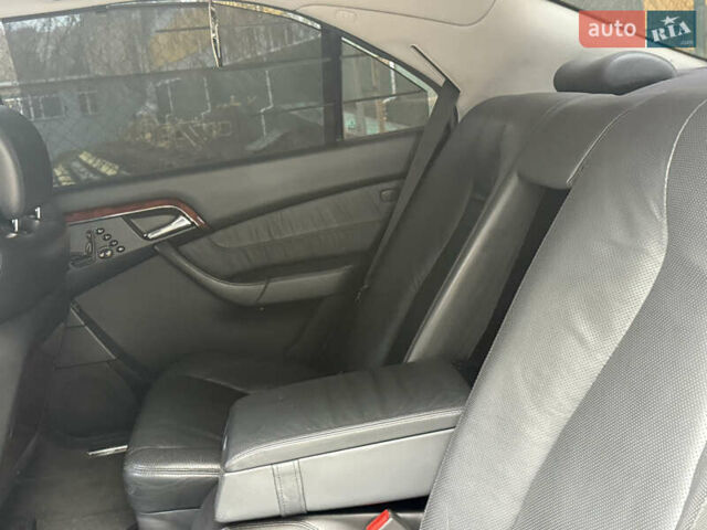 Коричневий Мерседес С Клас, об'ємом двигуна 5 л та пробігом 402 тис. км за 6499 $, фото 49 на Automoto.ua