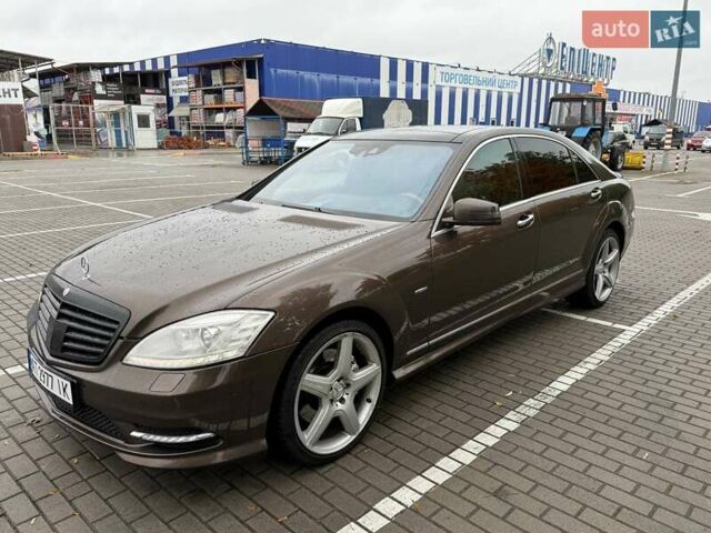 Мерседес С Класс 2009 в Коломые на Automoto.ua Коричневый Мерседес С Класс, объемом двигателя 3 л и пробегом 389 тыс. км за 19900 $, фото 1 на Automoto.ua