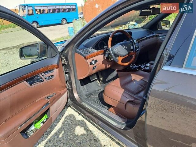 Коричневый Мерседес С Класс, объемом двигателя 4.7 л и пробегом 226 тыс. км за 20000 $, фото 10 на Automoto.ua