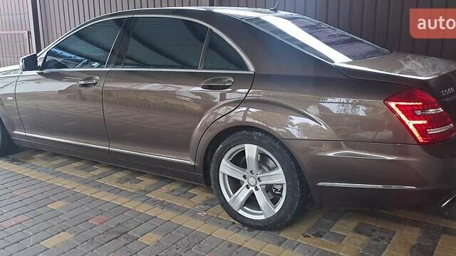 Коричневый Мерседес С Класс, объемом двигателя 4.7 л и пробегом 226 тыс. км за 20000 $, фото 13 на Automoto.ua