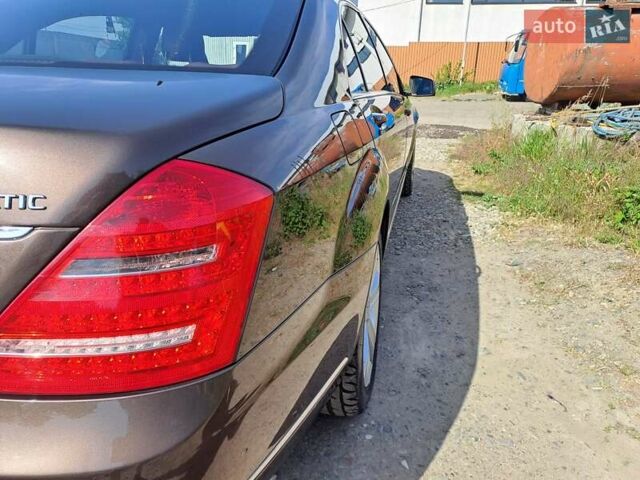 Коричневый Мерседес С Класс, объемом двигателя 4.7 л и пробегом 226 тыс. км за 20000 $, фото 3 на Automoto.ua