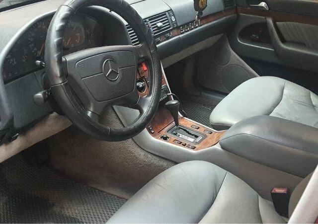 Красный Мерседес С Класс, объемом двигателя 5 л и пробегом 430 тыс. км за 6000 $, фото 6 на Automoto.ua