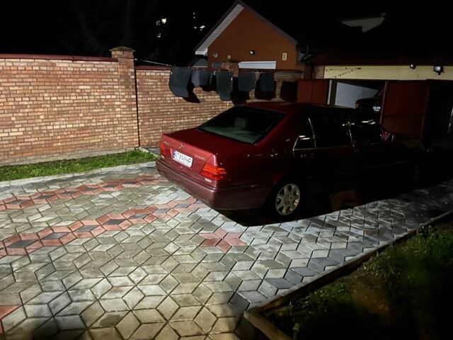 Красный Мерседес С Класс, объемом двигателя 5 л и пробегом 430 тыс. км за 6000 $, фото 1 на Automoto.ua