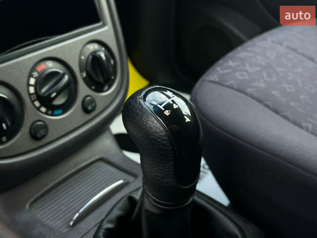 Красный Мерседес С Класс, объемом двигателя 1.4 л и пробегом 200 тыс. км за 4300 $, фото 14 на Automoto.ua