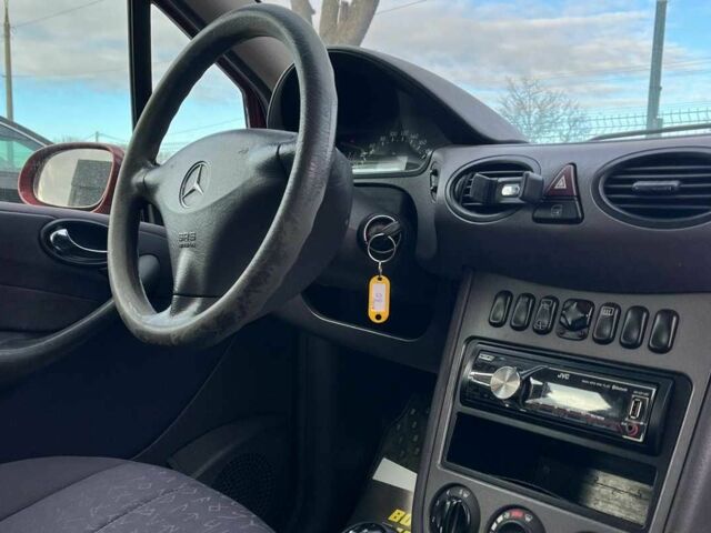 Красный Мерседес С Класс, объемом двигателя 1.4 л и пробегом 200 тыс. км за 4499 $, фото 8 на Automoto.ua