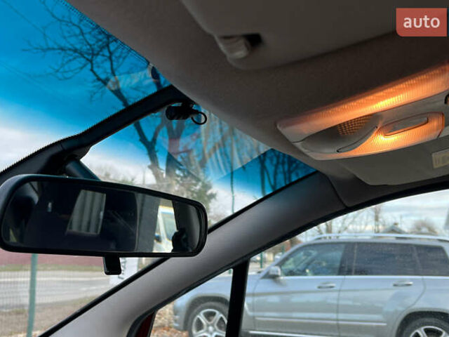 Красный Мерседес С Класс, объемом двигателя 1.4 л и пробегом 200 тыс. км за 4300 $, фото 15 на Automoto.ua