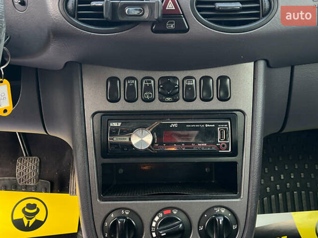 Красный Мерседес С Класс, объемом двигателя 1.4 л и пробегом 200 тыс. км за 4300 $, фото 12 на Automoto.ua