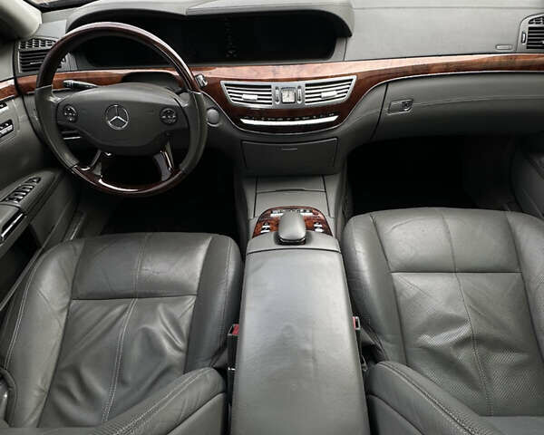 Красный Мерседес С Класс, объемом двигателя 5.46 л и пробегом 235 тыс. км за 9300 $, фото 83 на Automoto.ua