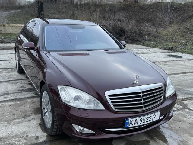 Красный Мерседес С Класс, объемом двигателя 5.5 л и пробегом 238 тыс. км за 9200 $, фото 2 на Automoto.ua