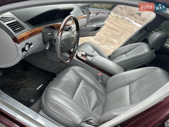 Красный Мерседес С Класс, объемом двигателя 5.46 л и пробегом 235 тыс. км за 9300 $, фото 66 на Automoto.ua