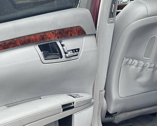 Красный Мерседес С Класс, объемом двигателя 5.46 л и пробегом 235 тыс. км за 9300 $, фото 12 на Automoto.ua