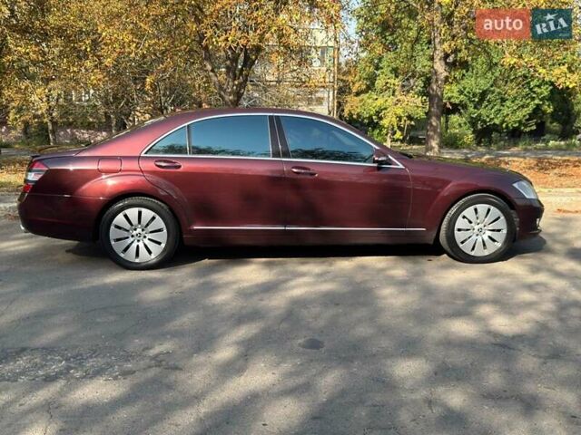 Мерседес С Класс 2005 в Краматорске на Automoto.ua Красный Мерседес С Класс, объемом двигателя 5.46 л и пробегом 242 тыс. км за 8600 $, фото 6 на Automoto.ua
