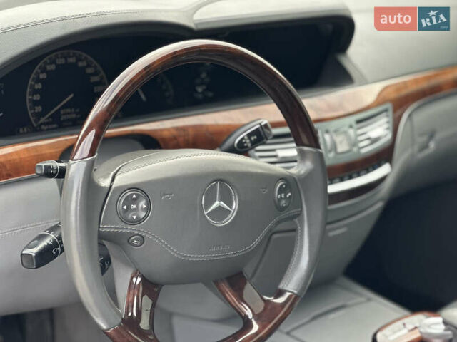 Красный Мерседес С Класс, объемом двигателя 5.46 л и пробегом 235 тыс. км за 9300 $, фото 37 на Automoto.ua