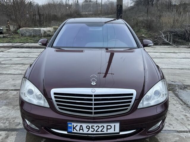 Красный Мерседес С Класс, объемом двигателя 5.5 л и пробегом 238 тыс. км за 9200 $, фото 1 на Automoto.ua