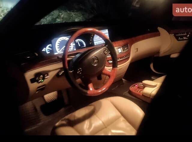 Красный Мерседес С Класс, объемом двигателя 3.5 л и пробегом 388 тыс. км за 13000 $, фото 7 на Automoto.ua