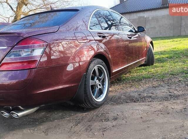 Красный Мерседес С Класс, объемом двигателя 3.5 л и пробегом 388 тыс. км за 13000 $, фото 2 на Automoto.ua