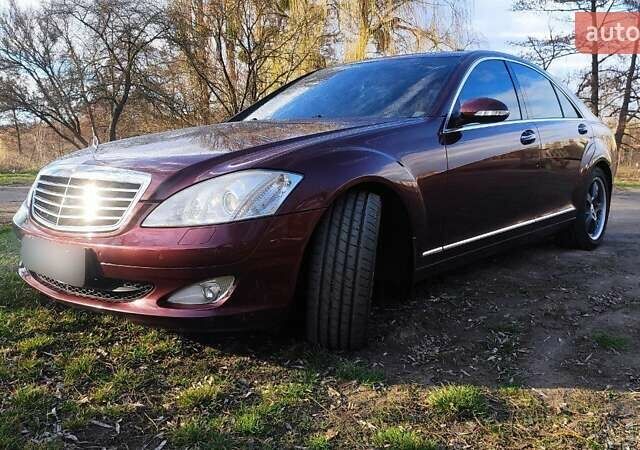 Красный Мерседес С Класс, объемом двигателя 3.5 л и пробегом 388 тыс. км за 13000 $, фото 3 на Automoto.ua