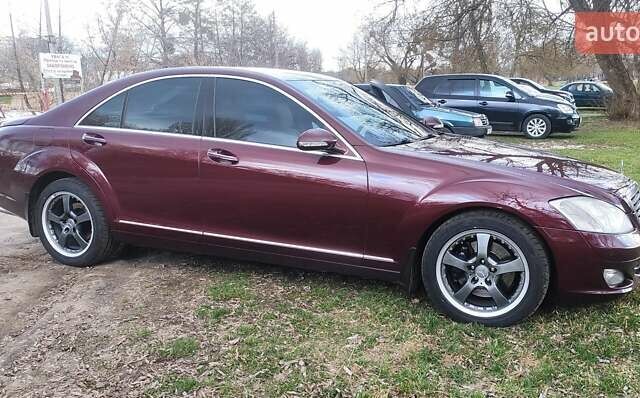 Красный Мерседес С Класс, объемом двигателя 3.5 л и пробегом 388 тыс. км за 13000 $, фото 1 на Automoto.ua