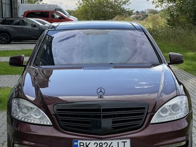 Мерседес С Класс 2007 в Ровно на Automoto.ua Красный Мерседес С Класс, объемом двигателя 4.7 л и пробегом 315 тыс. км за 7700 $, фото 1 на Automoto.ua