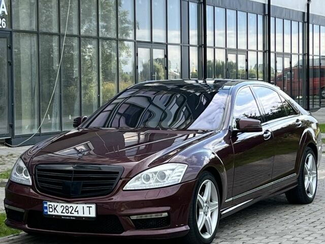 Мерседес С Класс 2007 в Ровно на Automoto.ua Красный Мерседес С Класс, объемом двигателя 4.7 л и пробегом 315 тыс. км за 7700 $, фото 2 на Automoto.ua