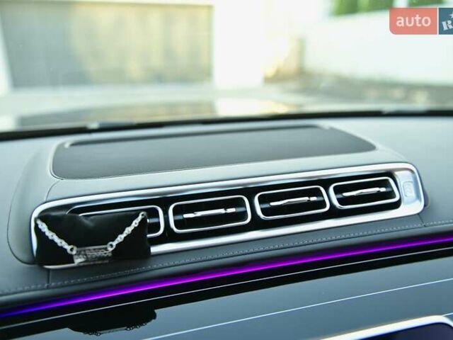 Красный Мерседес С Класс, объемом двигателя 4 л и пробегом 51 тыс. км за 99999 $, фото 55 на Automoto.ua