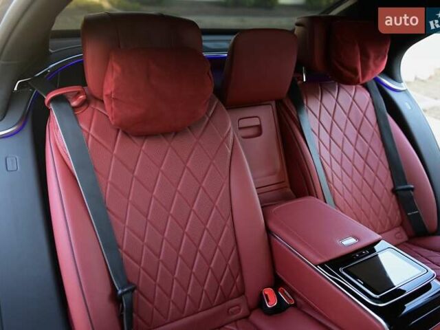 Красный Мерседес С Класс, объемом двигателя 4 л и пробегом 51 тыс. км за 99999 $, фото 88 на Automoto.ua