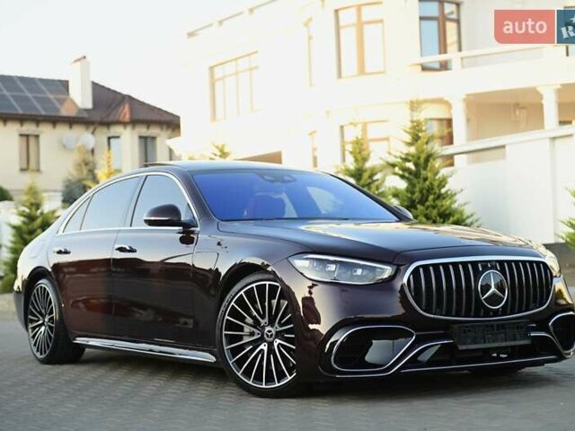 Красный Мерседес С Класс, объемом двигателя 4 л и пробегом 51 тыс. км за 99999 $, фото 2 на Automoto.ua