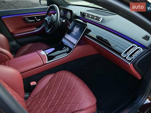 Красный Мерседес С Класс, объемом двигателя 4 л и пробегом 51 тыс. км за 99999 $, фото 72 на Automoto.ua