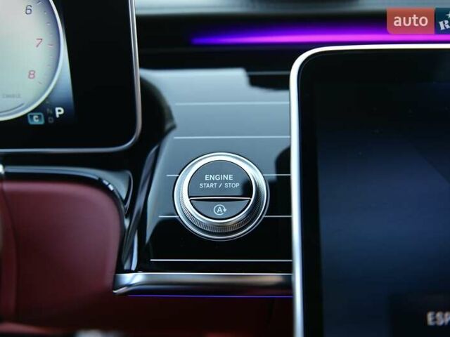 Красный Мерседес С Класс, объемом двигателя 4 л и пробегом 51 тыс. км за 99999 $, фото 54 на Automoto.ua