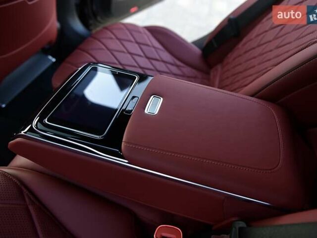 Красный Мерседес С Класс, объемом двигателя 4 л и пробегом 51 тыс. км за 99999 $, фото 76 на Automoto.ua