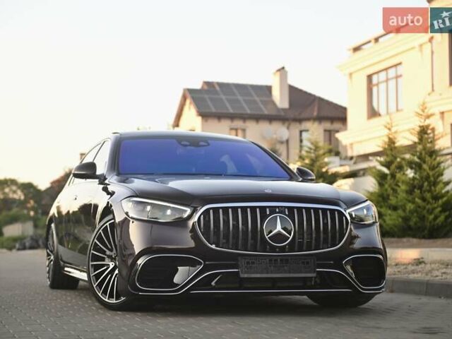 Красный Мерседес С Класс, объемом двигателя 4 л и пробегом 51 тыс. км за 99999 $, фото 11 на Automoto.ua