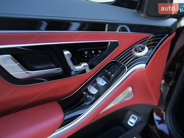 Красный Мерседес С Класс, объемом двигателя 4 л и пробегом 51 тыс. км за 99999 $, фото 49 на Automoto.ua