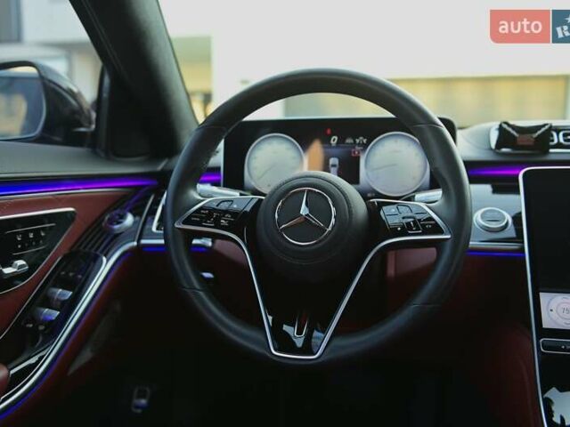 Красный Мерседес С Класс, объемом двигателя 4 л и пробегом 51 тыс. км за 99999 $, фото 77 на Automoto.ua