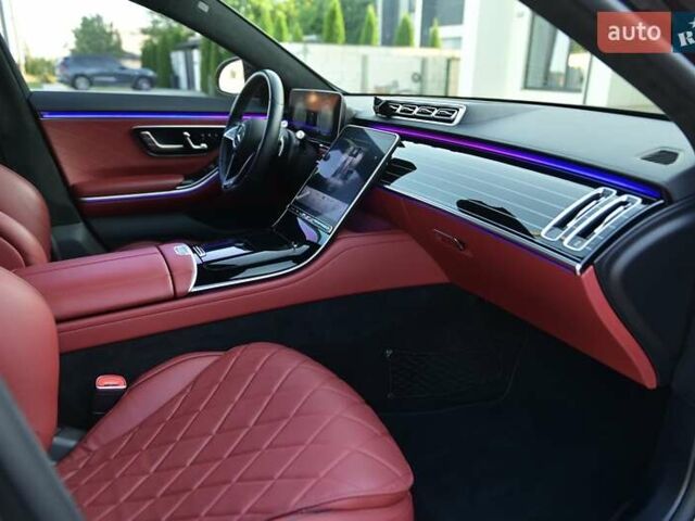 Красный Мерседес С Класс, объемом двигателя 4 л и пробегом 51 тыс. км за 99999 $, фото 66 на Automoto.ua