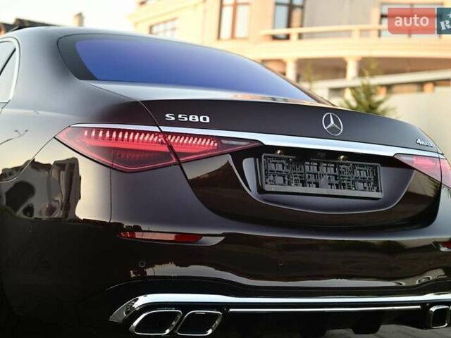 Красный Мерседес С Класс, объемом двигателя 4 л и пробегом 51 тыс. км за 99999 $, фото 19 на Automoto.ua