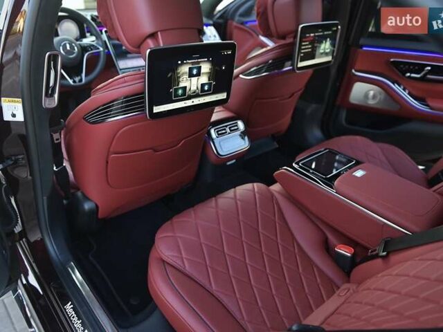 Красный Мерседес С Класс, объемом двигателя 4 л и пробегом 51 тыс. км за 99999 $, фото 95 на Automoto.ua