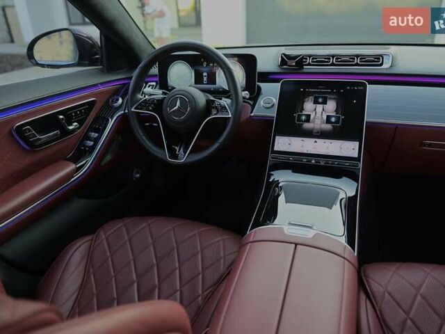 Красный Мерседес С Класс, объемом двигателя 4 л и пробегом 51 тыс. км за 99999 $, фото 84 на Automoto.ua