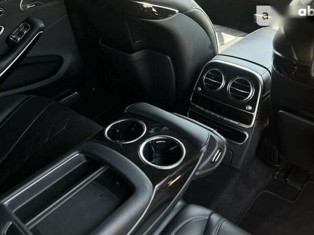 Мерседес С Класс, объемом двигателя 4 л и пробегом 202 тыс. км за 78000 $, фото 27 на Automoto.ua