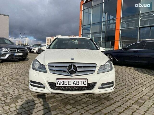 Мерседес С Класс, объемом двигателя 1.8 л и пробегом 250 тыс. км за 11950 $, фото 1 на Automoto.ua